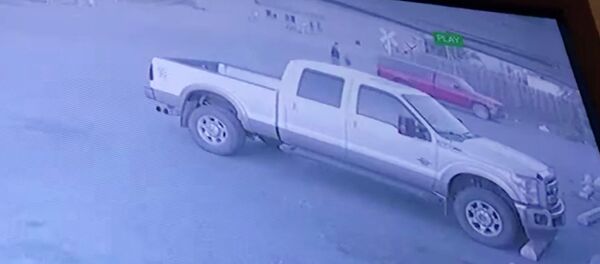 В США у грабителя угнали машину в разгар преступления. Видео В США у грабителя угнали машину в разгар преступления. Видео - Sputnik Кыргызстан