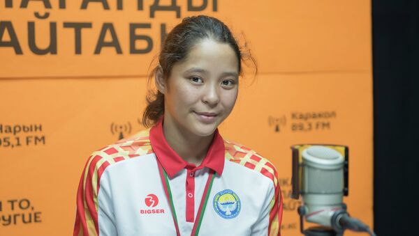Өспүрүмдөр арасындагы дүйнө чемпионатында күмүш медаль алган Калмира Билимбек кызы. Архив - Sputnik Кыргызстан