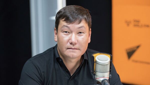 Исполнительный директор общественного фонда Nomad sport Арслан Малдыбаев на радиостудии Sputnik Кыргызстан - Sputnik Кыргызстан