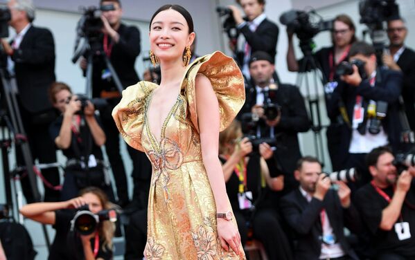 Китайская актриса Ни Ни на церемонии открытия 76-го Венецианского международного кинофестиваля - Sputnik Кыргызстан