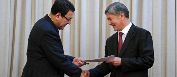 Бывший президент Алмазбек Атамбаев и бывшим вице-премьер Шамиль Атаханов - Sputnik Кыргызстан