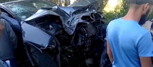 Тамтыгы чыккан унаалар. Көлдө беш адамдын өмүрүн алган кырсыктын видеосу Тамтыгы чыккан унаалар. Көлдө беш адамдын өмүрүн алган кырсыктын видеосу - Sputnik Кыргызстан