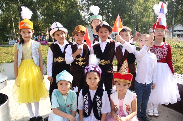 Городок из юрт — как в Москве отметили День независимости Кыргызстана. Фото Городок из юрт — как в Москве отметили День независимости Кыргызстана. Фото - Sputnik Кыргызстан