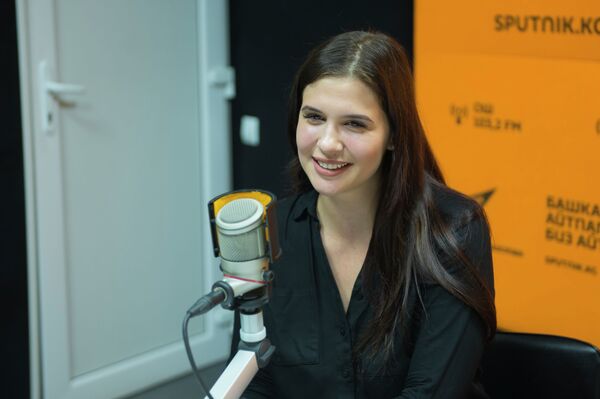 Перед Хэллоуином люди ищут черных кошек, чтобы поиздеваться, — волонтер из КР Перед Хэллоуином люди ищут черных кошек, чтобы поиздеваться, — волонтер из КР - Sputnik Кыргызстан