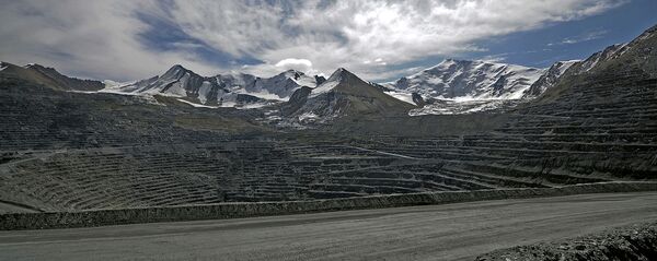 Деятельность горнодобывающей компании Kumtor Gold Company в Иссык-Кульской области - Sputnik Кыргызстан