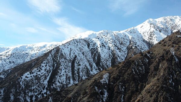 Снег в горах. Архивное фото - Sputnik Кыргызстан