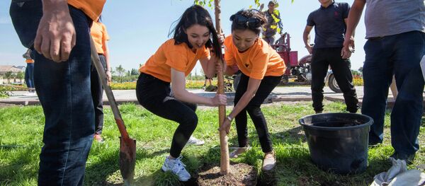 Сотрудники Sputnik Кыргызстан приняли участие в социальной акции Парк для жизни - Sputnik Кыргызстан