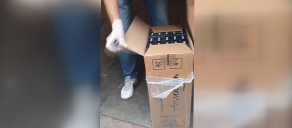 Обыск на складе с контрабандными сигаретами на 70 млн сомов. Видео от ГКНБ - Sputnik Кыргызстан