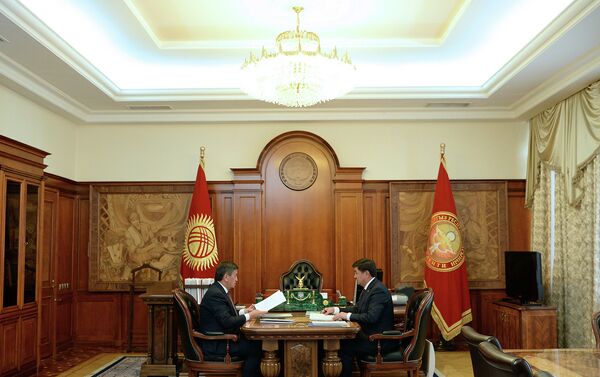 Президент КР Сооронбай Жээнбеков заявил, что правительству необходимо работать, других требований к нему нет, поскольку созданы все условия. - Sputnik Кыргызстан