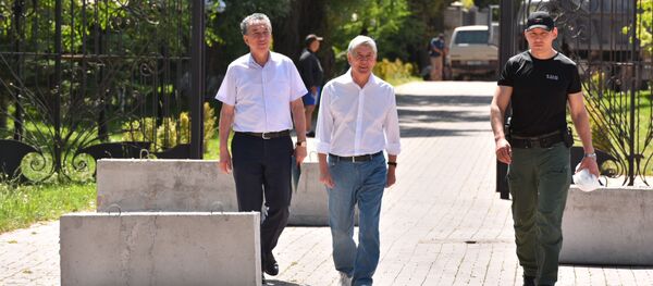 Что сейчас с Атамбаевым — о ситуации за полторы минуты. Видео - Sputnik Кыргызстан