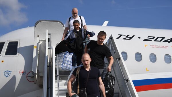Участники договоренности об освобождении между Россией и Украиной прилетели в Москву - Sputnik Кыргызстан