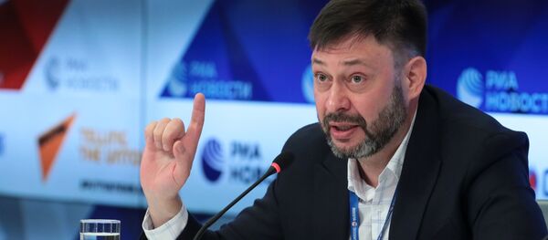 Руководитель портала РИА Новости Украина Кирилл Вышинский на пресс-конференции в Международном мультимедийном пресс-центре МИА Россия сегодня. - Sputnik Кыргызстан