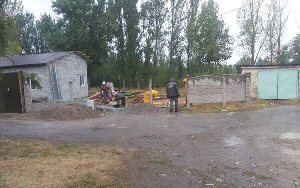 Неделю назад на территории объекта демонтировали восемь незаконно установленных павильонов. - Sputnik Кыргызстан
