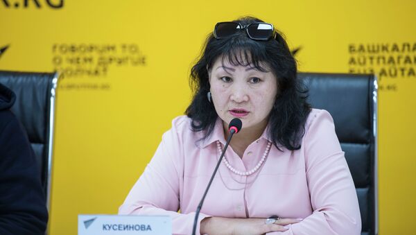 Ведущий специалист Управления дошкольного, школьного и внешкольного образования Министерства образования и науки КР Айнура Кусеинова  - Sputnik Кыргызстан