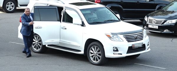 Депутаттар кандай унаа айдайт? 120 миң долларга жеткен жиптердин видеосу - Sputnik Кыргызстан