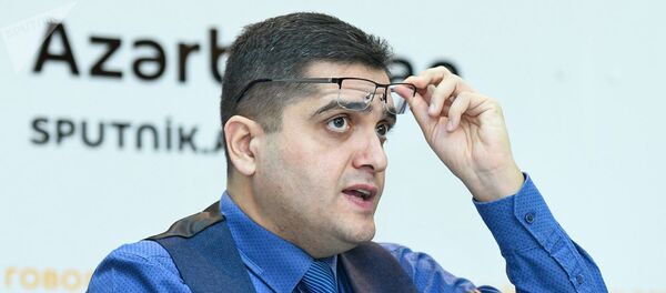 Азербайджанский политолог Эльхан Шахиноглу - Sputnik Кыргызстан