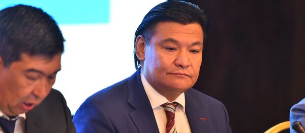 Советник премьер-министра КР Кубатбек Рахимов на экономической конференции по вопросам инвестиционного и торгово-экономического сотрудничества в рамках Дней Москвы в Бишкеке Советник премьер-министра КР Кубатбек Рахимов на экономической конференции по вопросам инвестиционного и торгово-экономического сотрудничества в рамках Дней Москвы в Бишкеке - Sputnik Кыргызстан