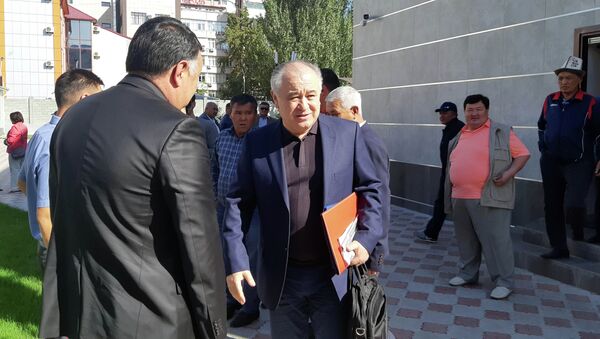 Пересмотр уголовного дела в отношении Омурбека Текебаева в Первомайском суде - Sputnik Кыргызстан