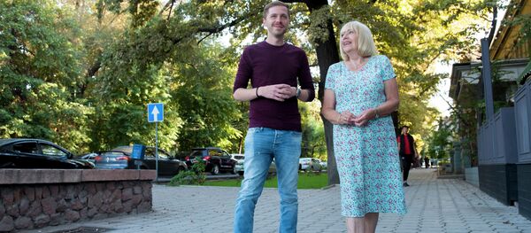 Британка Джейн Моубрей и бишкечанин Конев Руслан - Sputnik Кыргызстан