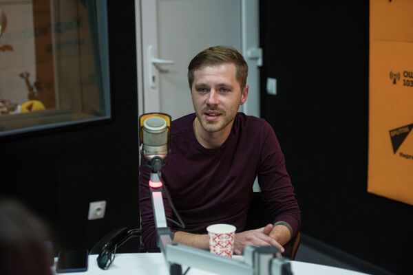 Британка через 10 лет узнала, что спасла бишкекчанина от смертельной болезни - Sputnik Кыргызстан