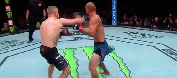 Атаандашын нокаутка кетирген UFC мушкери Хабибге сес көрсөтүп... Видео Атаандашын нокаутка кетирген UFC мушкери Хабибге сес көрсөтүп... Видео - Sputnik Кыргызстан