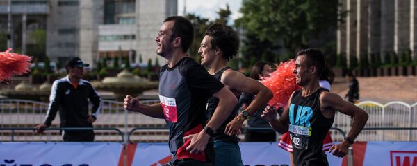 Участники благотворительного забега в Бишкеке - Sputnik Кыргызстан
