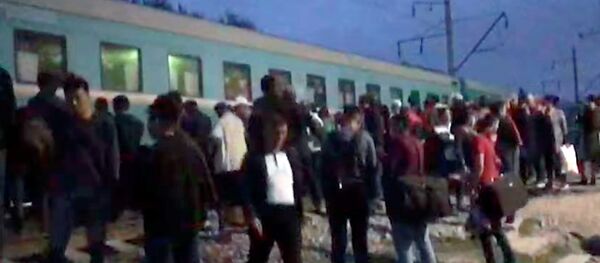 Новые подробности столкновения поезда и автобуса в Казахстане. Видео Новые подробности столкновения поезда и автобуса в Казахстане. Видео - Sputnik Кыргызстан