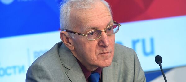 Ведущий научный сотрудник Центра арабских и исламских исследований Института востоковедения РАН Борис Долгов - Sputnik Кыргызстан