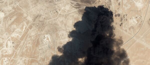 Атака дронов на нефтеперерабатывающие заводы (НПЗ) Saudi Aramco - Sputnik Кыргызстан