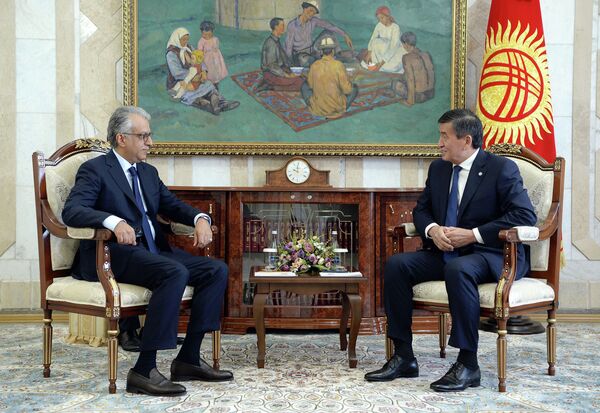 Жээнбеков встретился с шейхом Салманом — главой азиатского футбола - Sputnik Кыргызстан