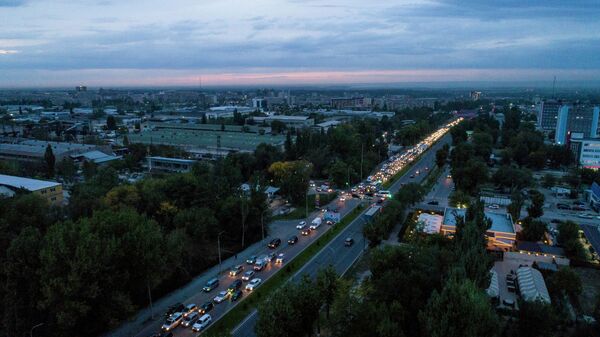 Вид на вечерний Бишкек. Архивное фото - Sputnik Кыргызстан
