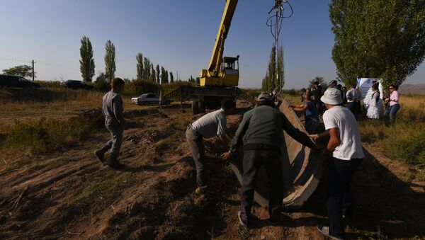 Строительство канала в Ак-Чийском айыл окмоту - Sputnik Кыргызстан