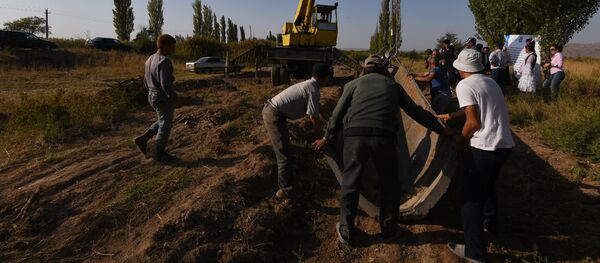 Строительство канала в Ак-Чийском айыл окмоту - Sputnik Кыргызстан