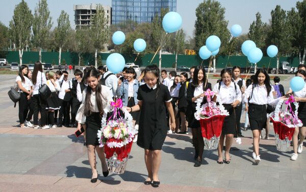 В Бишкеке прошла акция Голубь мира - Sputnik Кыргызстан