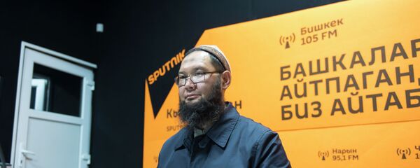 Республикалык ден соолукту чыңдоо борборунун билим берүү программалары боюнча бөлүм башчысы Сагынбек - Sputnik Кыргызстан