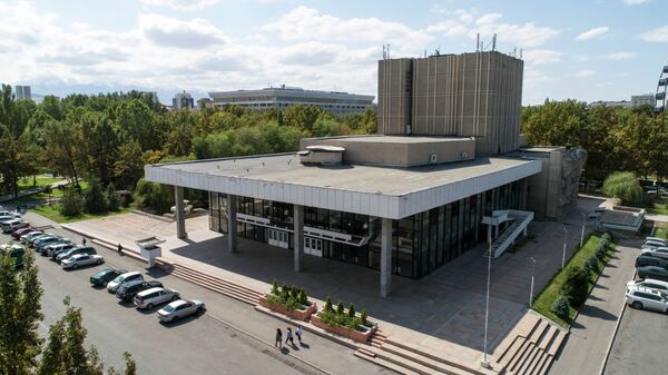 Кыргызский Национальный драматический театр в Бишкеке - Sputnik Кыргызстан