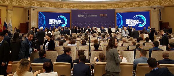 Пленарное заседание Евразийской недели в Бишкеке — прямая трансляция Пленарное заседание Евразийской недели в Бишкеке — прямая трансляция - Sputnik Кыргызстан