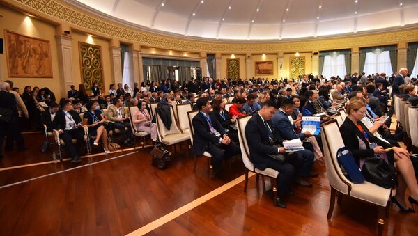 Участники международно-выставочного форум Евразийская неделя — 2019 в зале заседаний Энесай - Sputnik Кыргызстан