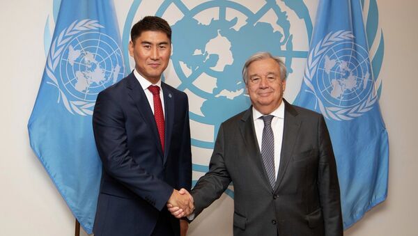 Министр иностранных дел КР Чингиз Айдарбеков встретился с Генеральным секретарем ООН Антониу Гутерришем в Нью-Йорке - Sputnik Кыргызстан