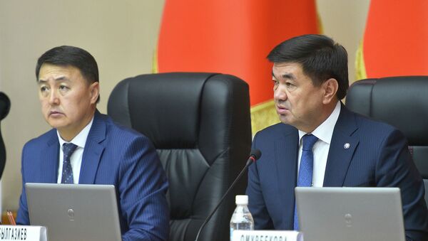 Премьер-министр КР Мухаммедкалый Абылгазиев на очередном заседание правительства - Sputnik Кыргызстан
