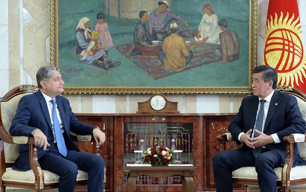 Президент КР Сооронбай Жээнбеков встретился с председателем Коллегии Евразийской экономической комиссии Тиграном Саркисяном - Sputnik Кыргызстан