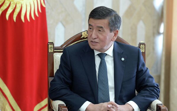 Глава государства поздравил Саркисяна с успешным проведением международного форума Евразийская неделя — 2019 в Бишкеке - Sputnik Кыргызстан