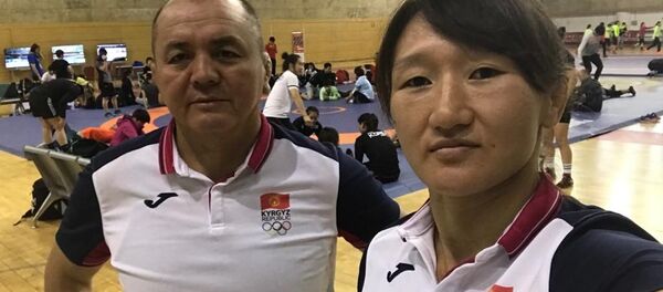 Тренер женской сборной команды Кыргызстана по вольной борьбе Нурбек Изабеков - Sputnik Кыргызстан