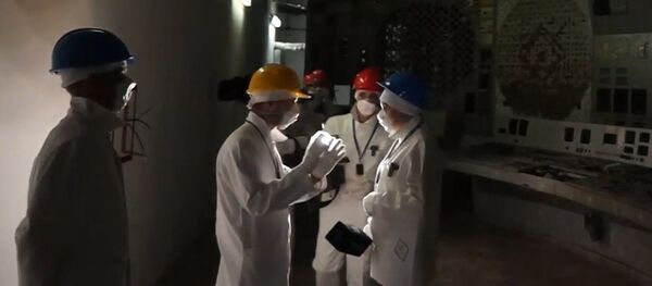 Взгляд изнутри на 4-й блок Чернобыльской АЭС, где взорвался реактор, — видео - Sputnik Кыргызстан