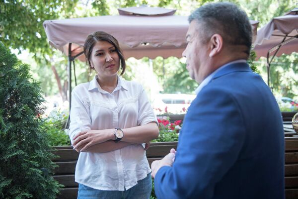 Буюртма макала, кооптуу кесип. Депутат Шыкмаматов журналист Бакашевадан маек алды - Sputnik Кыргызстан