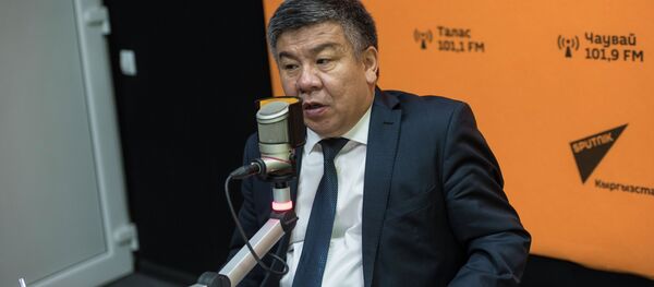 Интервью наоборот. Депутат ЖК Алмамбет Шыкмаматов и журналист Sputnik Бегимай Бакашева - Sputnik Кыргызстан