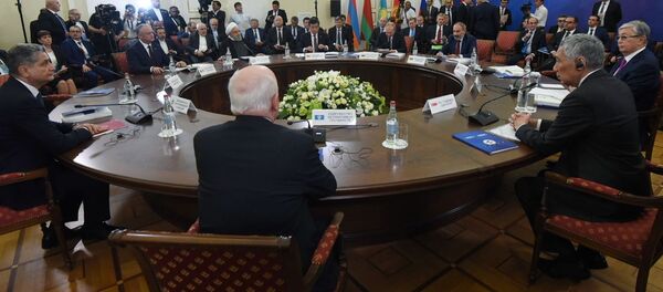 Рабочий визит президента РФ В. Путина в Армению Рабочий визит президента РФ В. Путина в Армению - Sputnik Кыргызстан