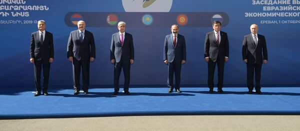 Рабочий визит президента РФ В. Путина в Армению - Sputnik Кыргызстан