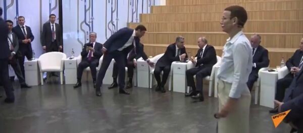 На форуме с лидерами ЕАЭС произошел смешной казус — видео - Sputnik Кыргызстан