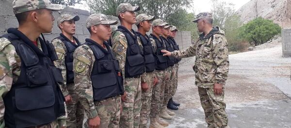 Перевод ближе к границе отдельной рота Внутренних войск МВД в Баткенскую область - Sputnik Кыргызстан